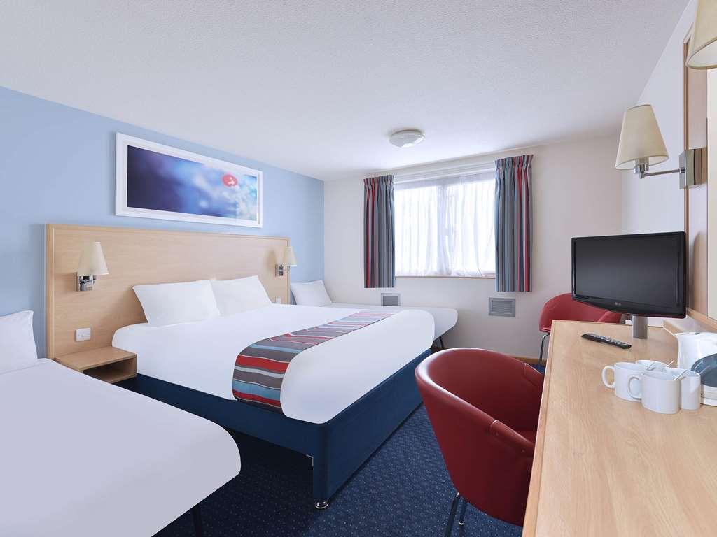 Travelodge Swansea M4 Habitación foto