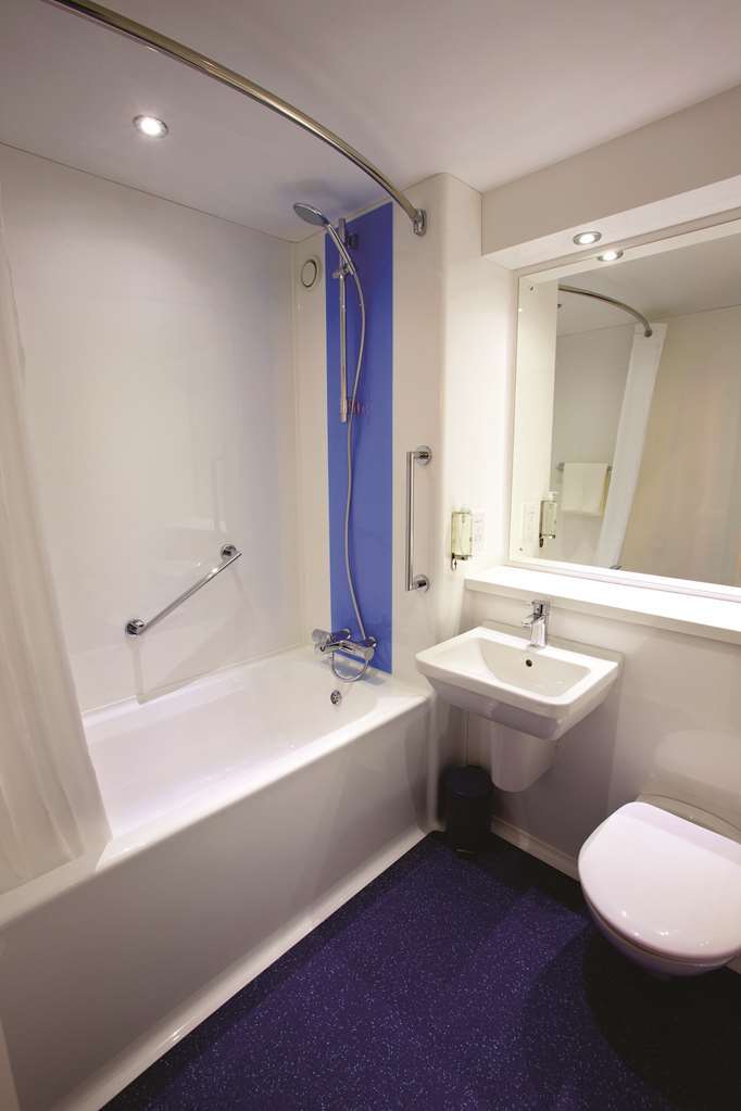 Travelodge Swansea M4 Habitación foto